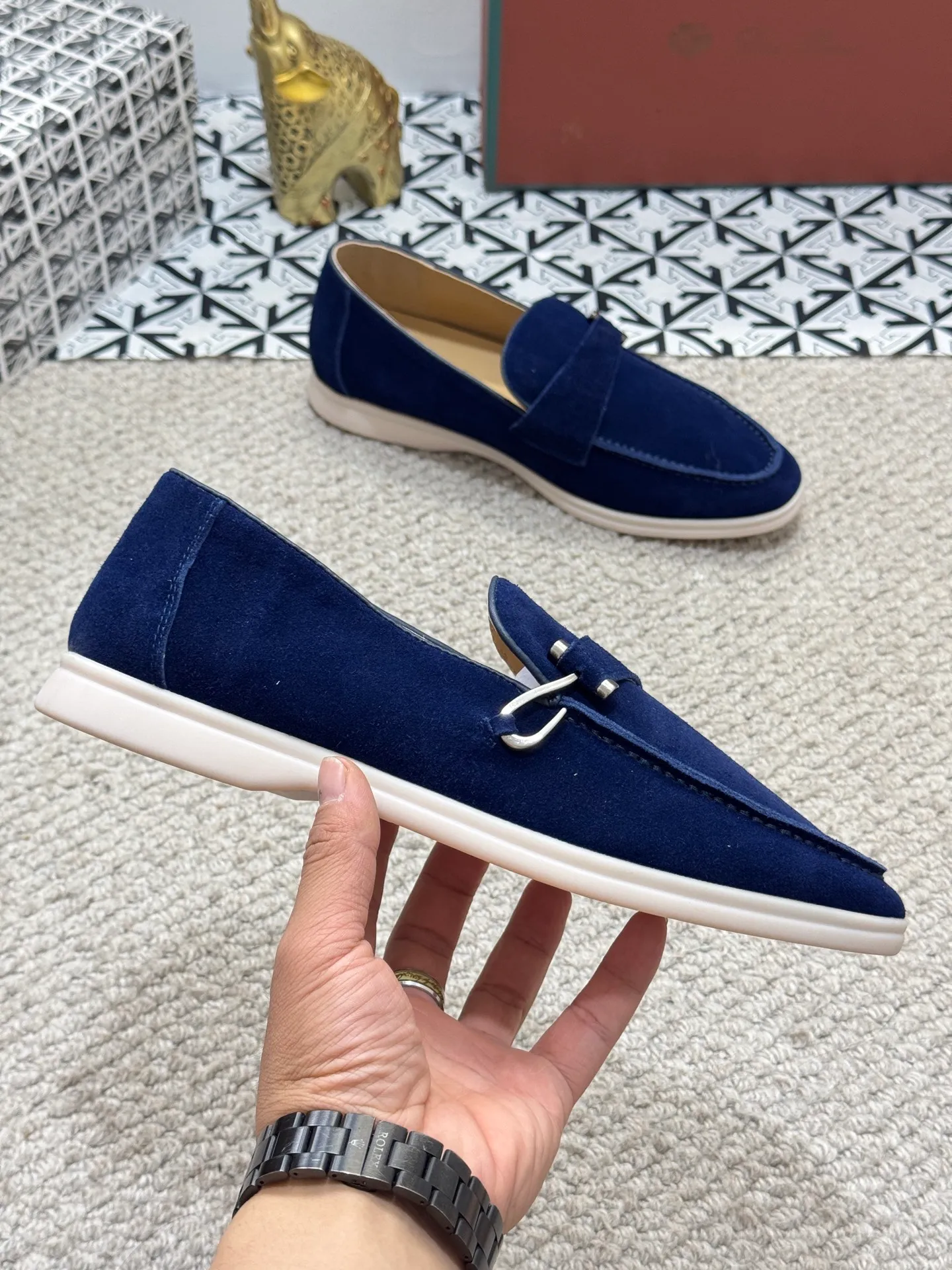 Men's men's shoes 💰380 [New model] 🍓🍓Loro Piana - LP couple model. The new moccasins are made of water-repellent treated suede uppers with rubber soles, a classic. The complex craftsmanship and meticulous structure make the shoes light and soft, allowing you to walk comfortably and freely. Perfect for wearing at the beach or out in the water during the summer. Size: 35-44 (45 customized MH)